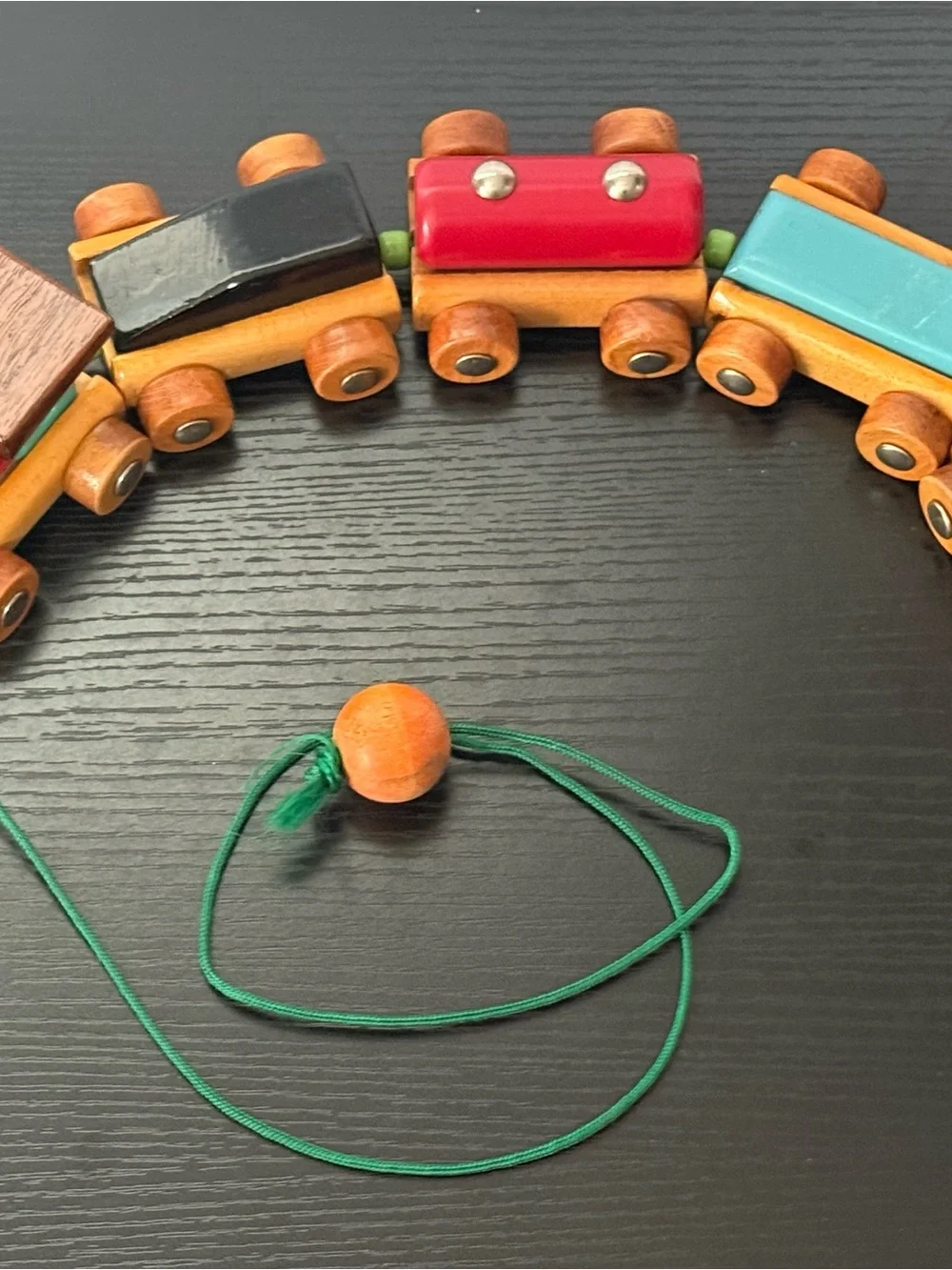 Vintage Wooden Pull Train Set (1) Engine (2) Cars & (1) Caboose